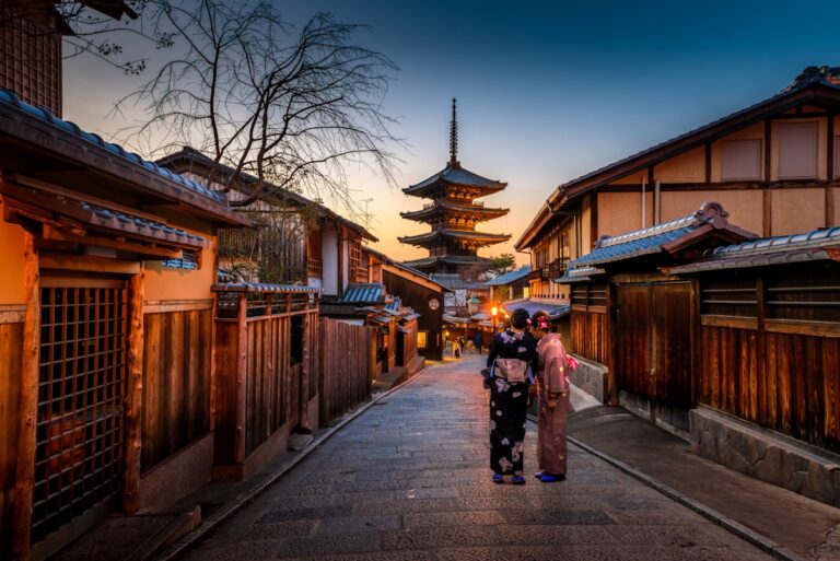 Whispering Cedars: A Secret Walking Itinerary Through Kyoto’s Hidden Tea Gardens