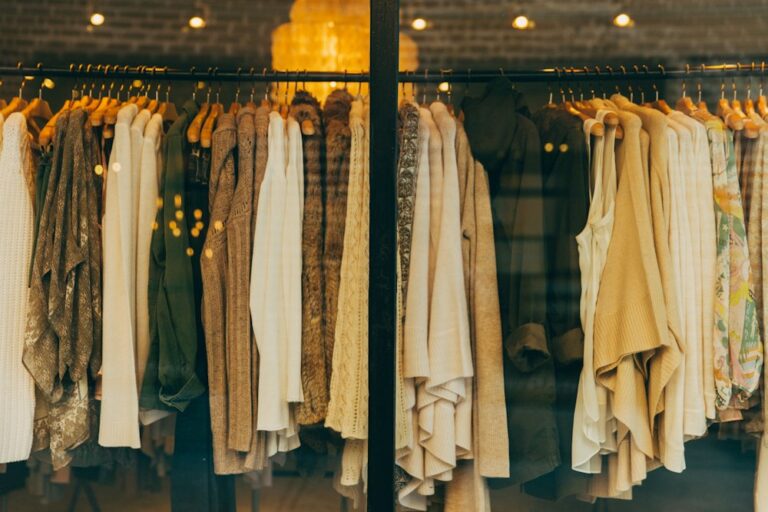 Breathe & Drape: Why Raw Linen & Mulberry Silk Blends Define Transitional Dressing