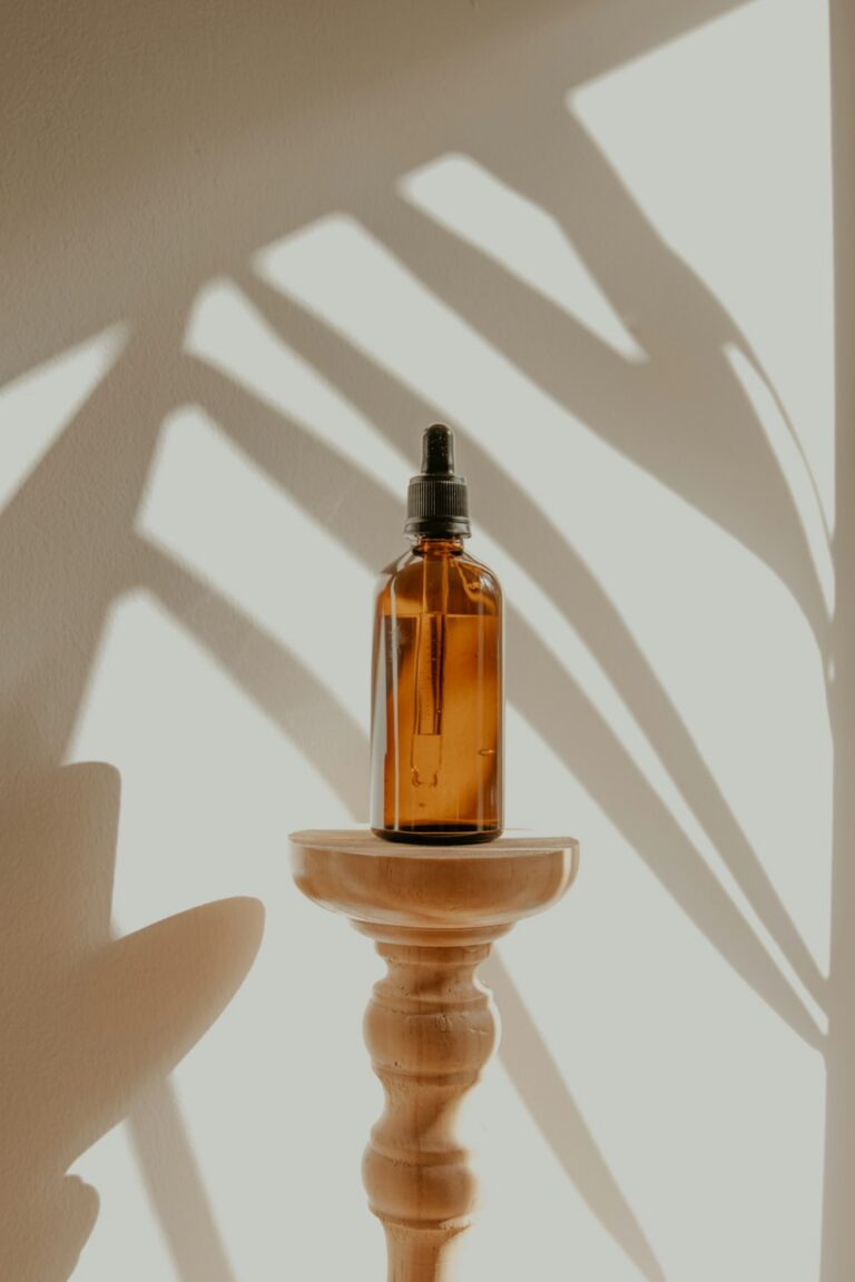 Aromatic Architecture: The Grounding Science of Hinoki Cypress & Japanese Incense